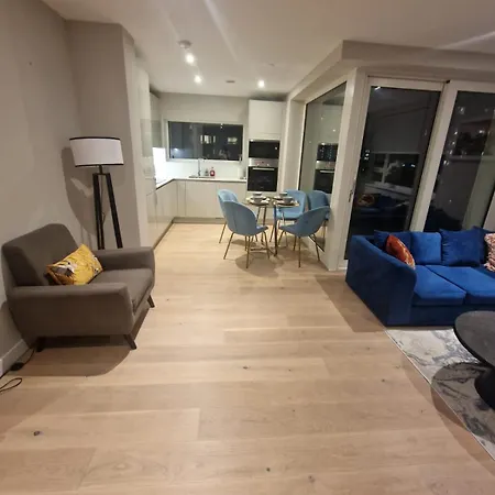 Victoria Sleek Apartment